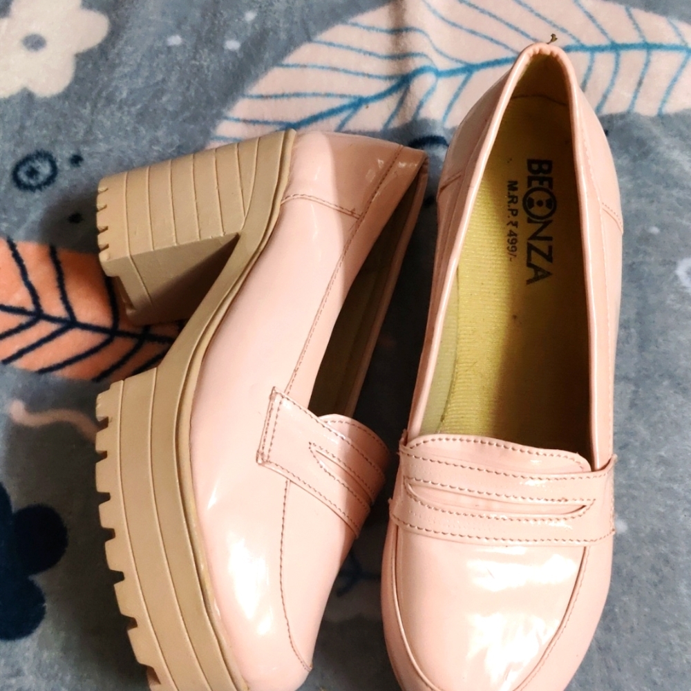 Peach heels - Picture 1 of 5